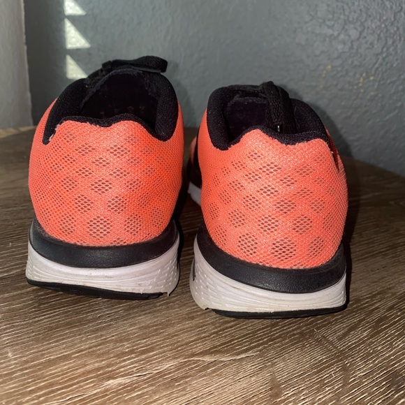 Nike running shoes - Picture 4 of 5